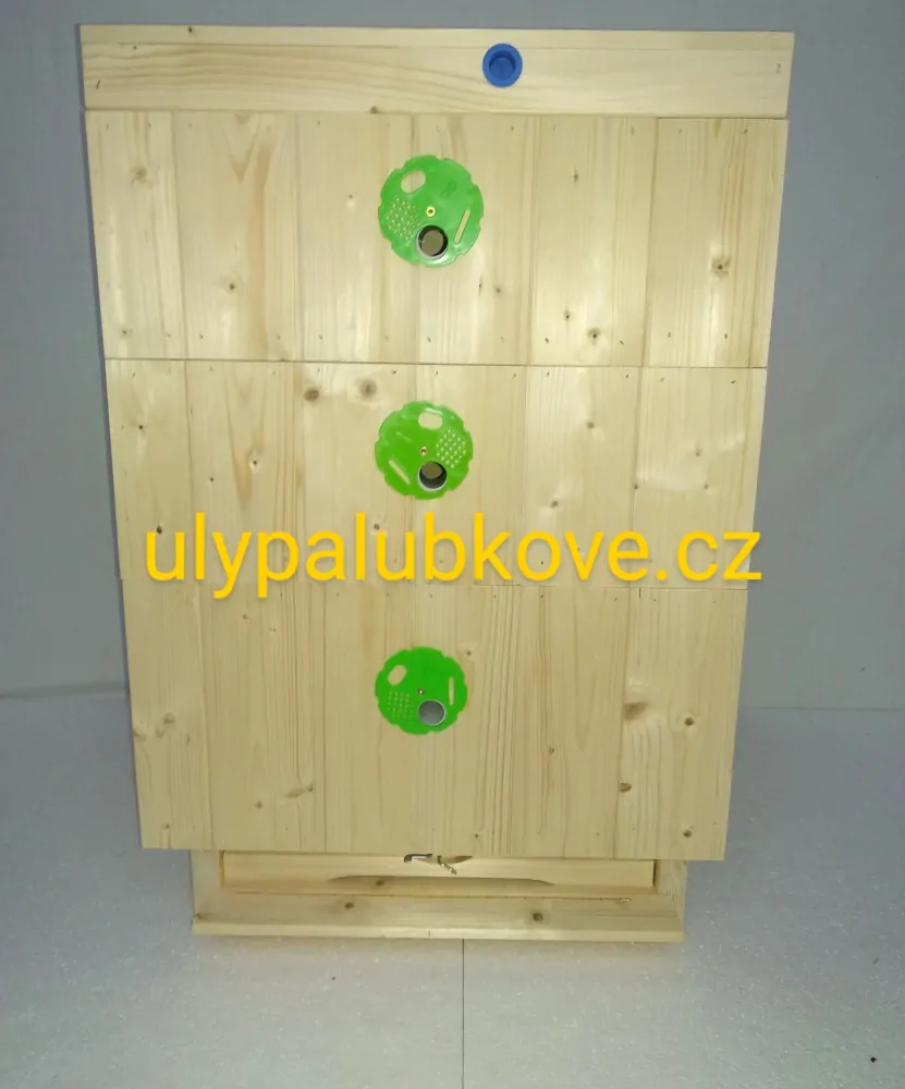 úl palubkový zateplení 2cm s jedním nástavkem 39x24 se dvěma polonástavky 39x17 a s vínitřním víkem a dnem varroa