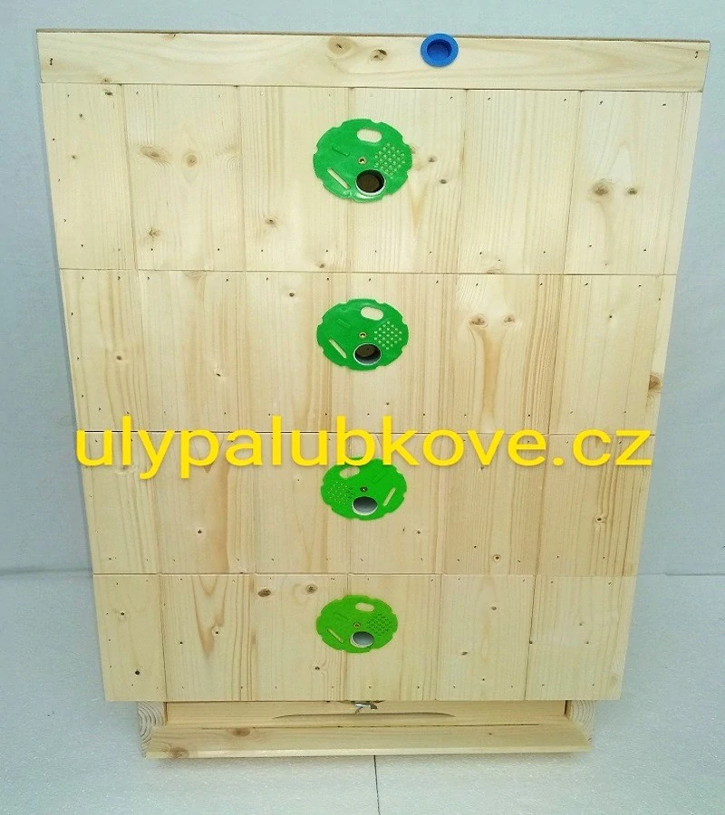úl palubkový zateplení 2cm se čtyřmi nástavky 39x17 s palubkovým víkem a dnem varroa