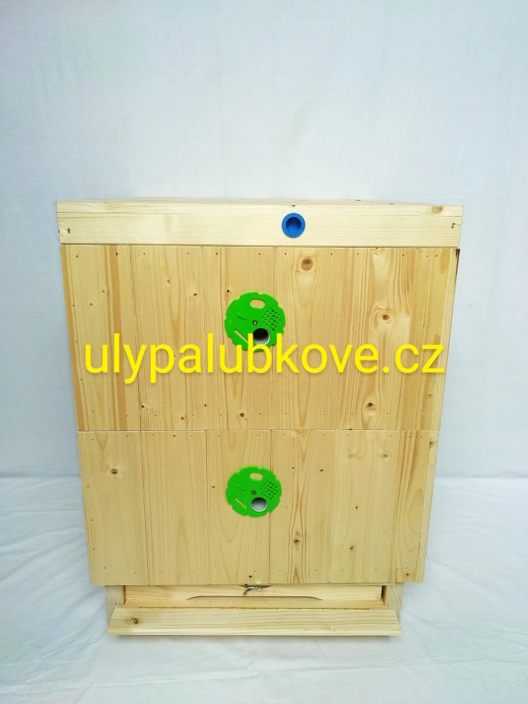 úl palubkový zateplení 2cm se dvěmi nástavky 37x30 Čechoslovák palubkovým víkem a dnem varroa