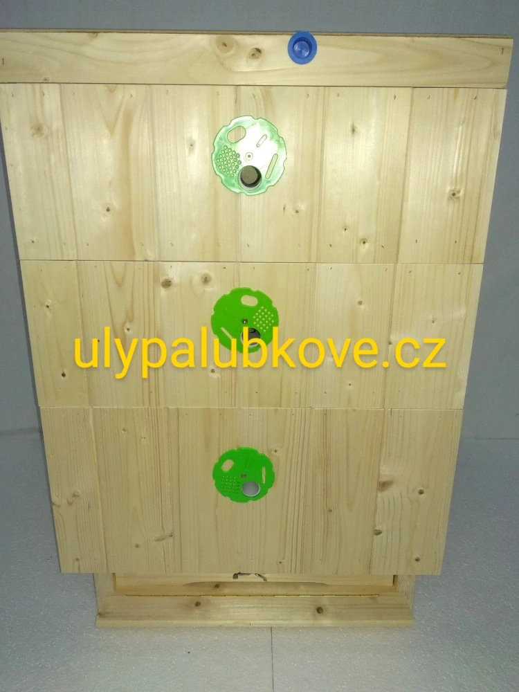 úl palubkový zateplení 2cm se třemi nástavky 39x17 vnitřním víkem a dnem varroa