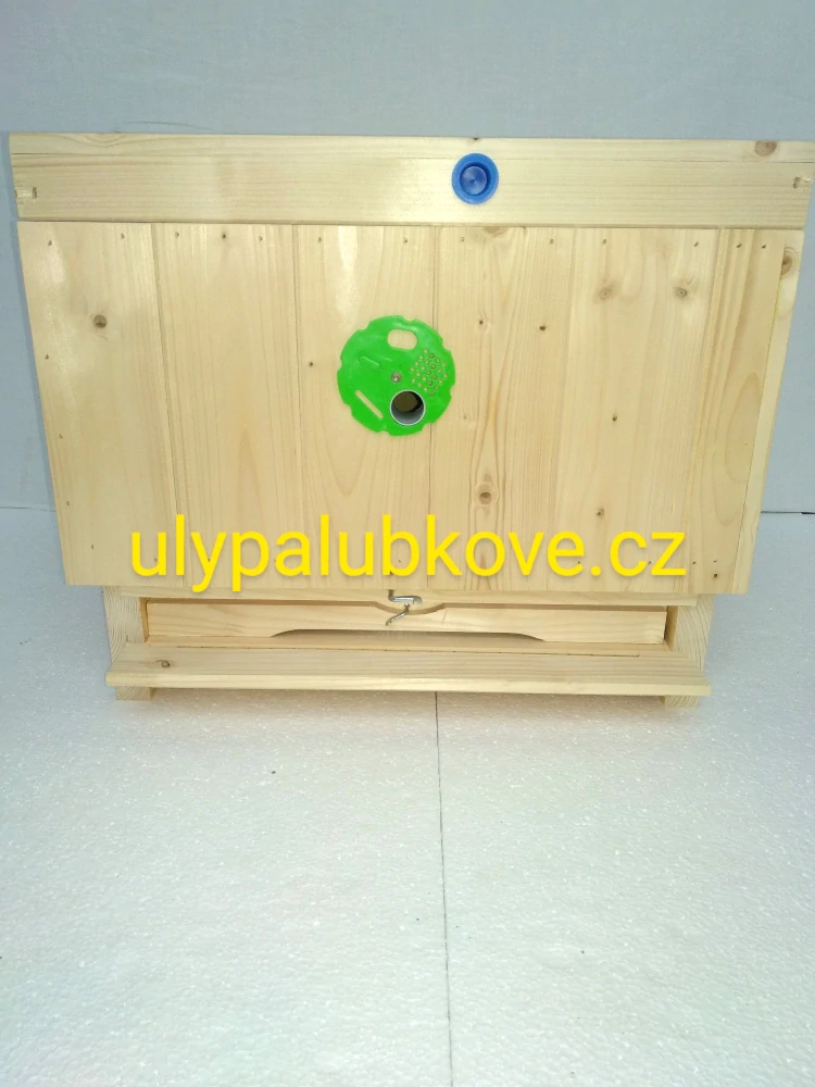 úl palubkový zateplení 3cm s jedním nástavkem 39x30 vnitřním víkem a dnem varroa
