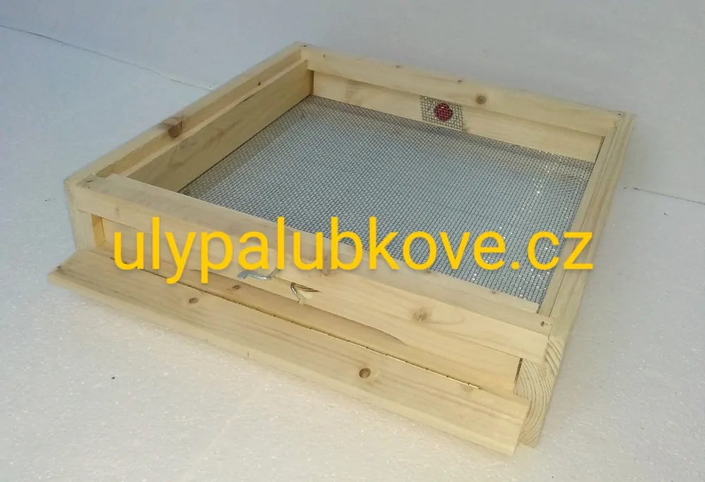 úl palubkový zateplení 2cm se třemi nástavky 39x17 s palubkovým víkem a dnem varroa