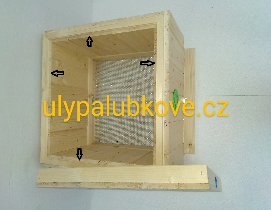 úl palubkový zateplení 2cm se dvěmi nástavky 39x17 víkem vnitřním a dnem varroa