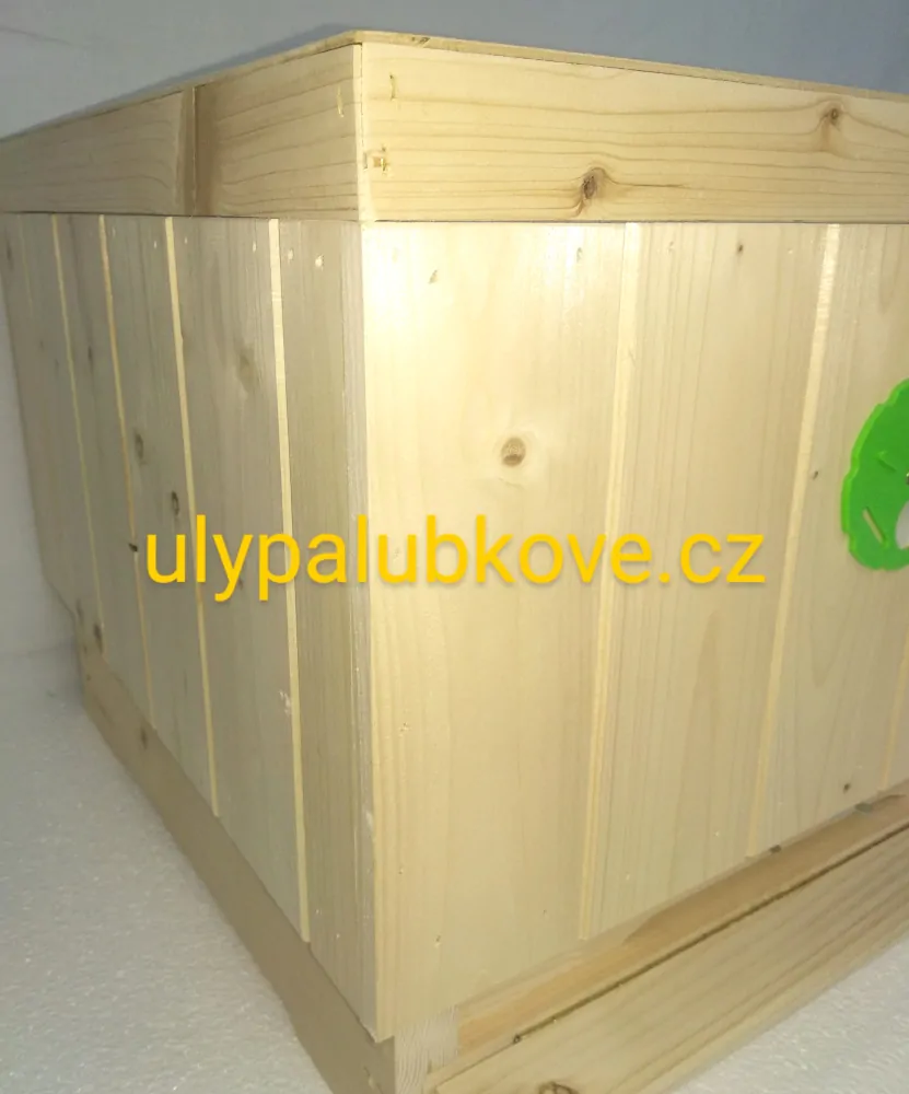 úl palubkový zateplení 3cm s varroa dnem, jedním nástavkem 39x24, vnitřním víkem