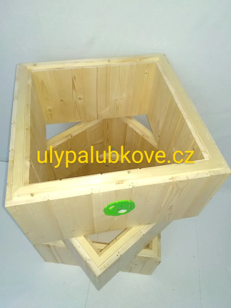 úl palubkový zateplení 2cm se třemi nástavky 39x17 s palubkovým víkem a dnem varroa