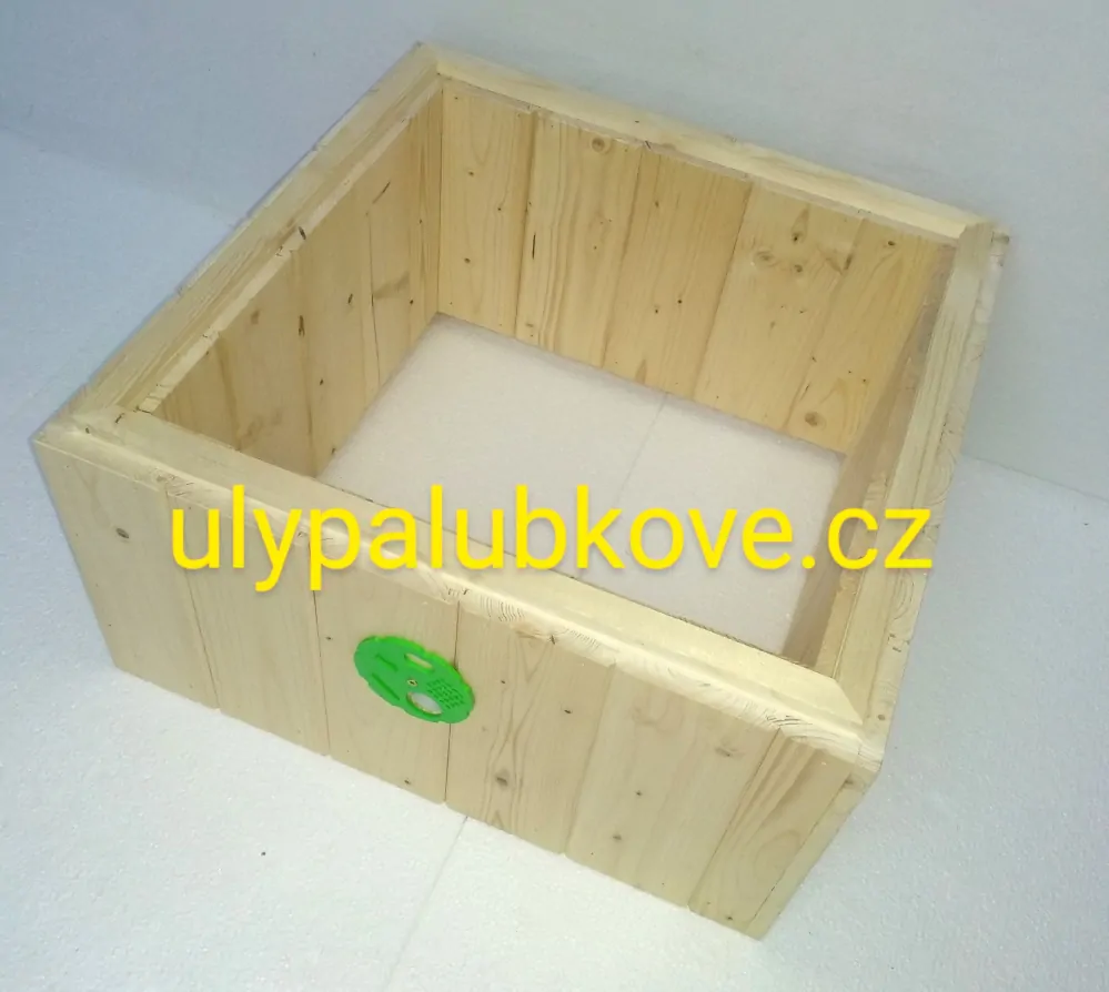 úl palubkový zateplení 3cm s varroa dnem, jedním nástavkem 39x24, vnitřním víkem