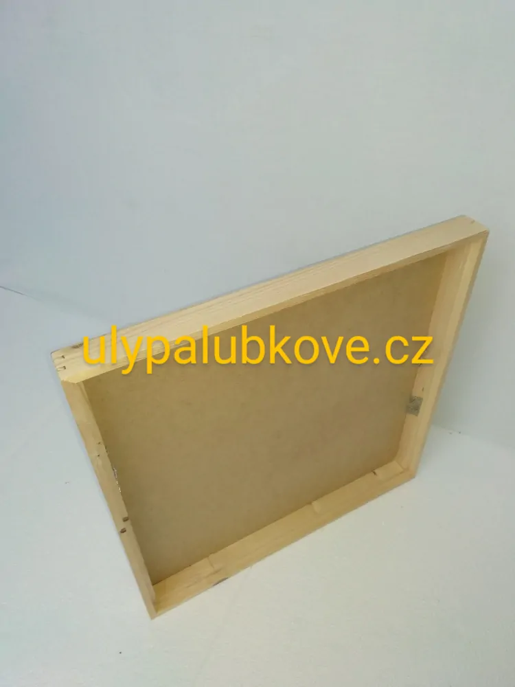 úl palubkový zateplení 2cm s jedním nástavkem 39x24 s vnitřním víkem a dnem varroa