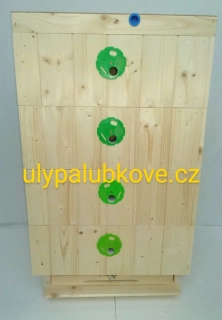 úl palubkový zateplení 2cm s jedním nástavkem 39x24 a třemi polonástaveky 39x17 s vnitřním víkem a dnem varroa