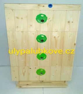 úl palubkový zateplení 2cm se čtyřmi nástavky 39x17 s palubkovým víkem a dnem varroa