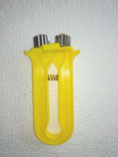 Napínák včelařského drátku plast